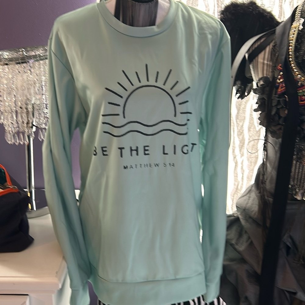 🙏🏽NEW BE THE LIGHT, lightweight crew neck